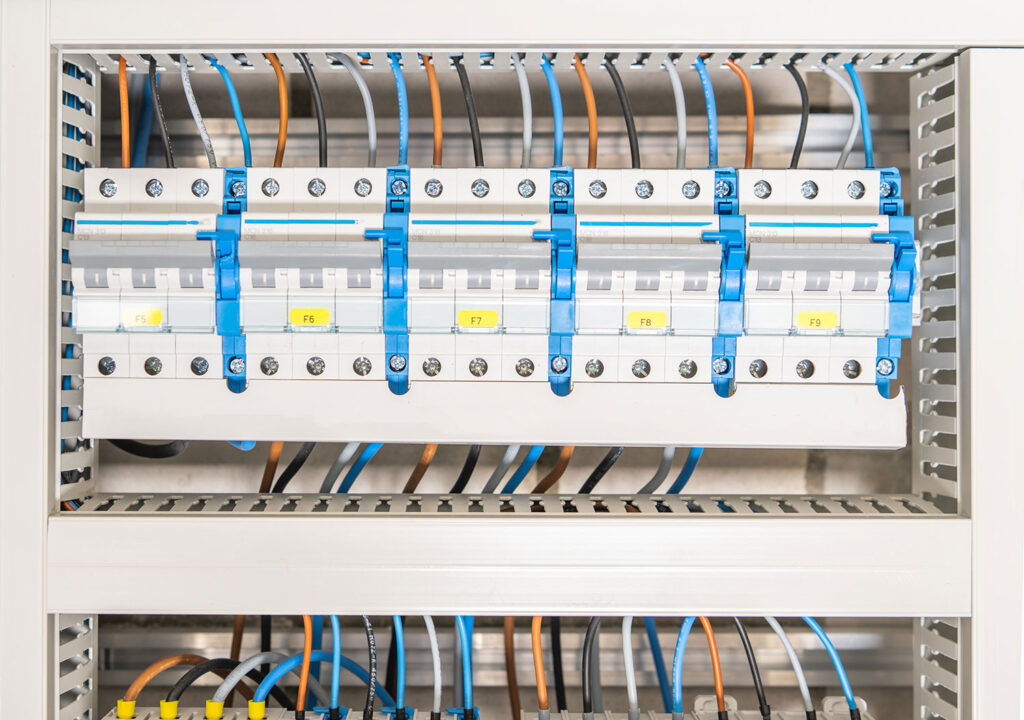 Montaż i wymiana rozdzielnicy elektrycznej (1)